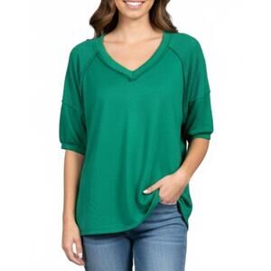 NEW HEIMISH USA kelly v- neck top in green